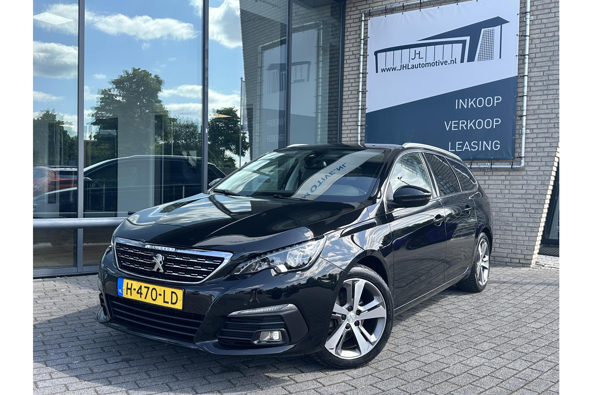Peugeot 308 SW 1.2 PureTech Blue*ECC*CRUISE*NAVI*PANO*CAM*CARPLAY